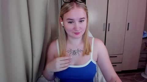 kitten_sun online show from 03/21/26, 01:21