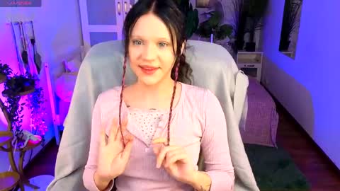 Snapshot of kittenlolla chatting on 04/19/26, 05:40 Lolla online show from 04/19/26, 05:40