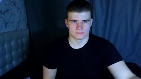 Snapshot of kittenmur chatting on 12/07/24, 01:29 Vlad online show from 12/07/24, 01:29