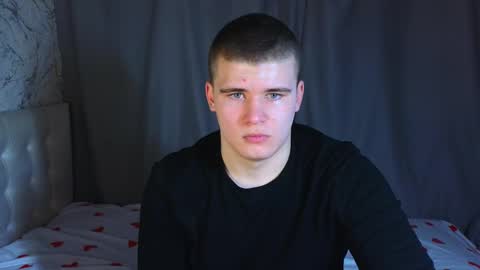 Snapshot of kittenmur chatting on 12/19/24, 12:45 Vlad online show from 12/19/24, 12:45