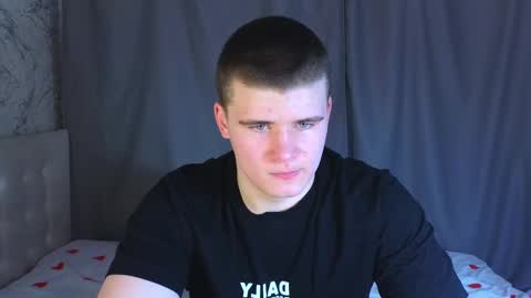 Snapshot of kittenmur chatting on 12/26/24, 08:39 Vlad online show from 12/26/24, 08:39