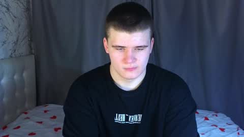 Snapshot of kittenmur chatting on 12/27/24, 02:01 Vlad online show from 12/27/24, 02:01