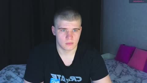 Snapshot of kittenmur chatting on 02/19/25, 06:43 Vlad online show from 02/19/25, 06:43