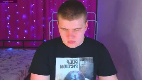 Snapshot of kittenmur chatting on 04/06/26, 05:14 Vlad online show from 04/06/26, 05:14