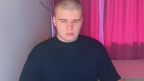 Snapshot of kittenmur chatting on 05/22/26, 07:26 Vlad online show from 05/22/26, 07:26