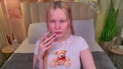 Snapshot of kittenxoann chatting on 04/10/26, 05:39 kittenxoann online show from 04/10/26, 05:39