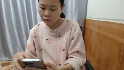 kitti_baby2x online show from 12/22/25, 01:57