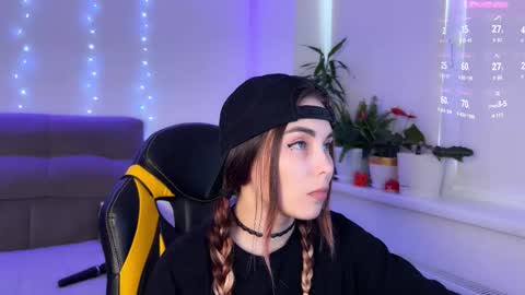 Veronica online show from 09/13/25, 11:54