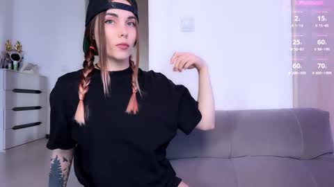 Veronica online show from 09/20/25, 12:06