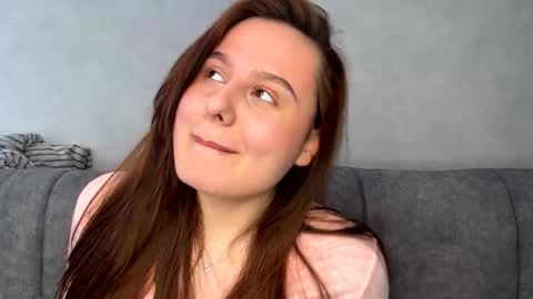 Snapshot of kittierushforth chatting on 03/18/26, 08:17 Ellaiza online show from 03/18/26, 08:17
