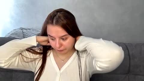 Snapshot of kittierushforth chatting on 03/19/26, 07:23 Ellaiza online show from 03/19/26, 07:23