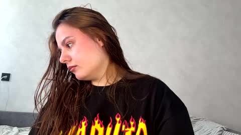 Snapshot of kittierushforth chatting on 04/25/26, 05:54 Ellaiza online show from 04/25/26, 05:54