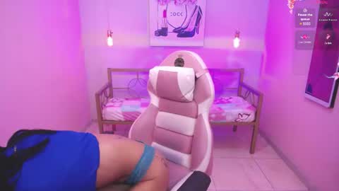 Snapshot of kitty1_xx_ chatting on 06/23/26, 07:12 PVT 12TK 02PM - 9PM COLOMBIA online show from 06/23/26, 07:12