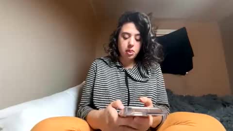 Snapshot of kitty3202 chatting on 12/22/25, 04:15 kitty3202 online show from 12/22/25, 04:15