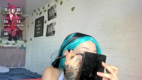 Snapshot of kitty__black__ chatting on 05/19/26, 10:05 KITTY online show from 05/19/26, 10:05