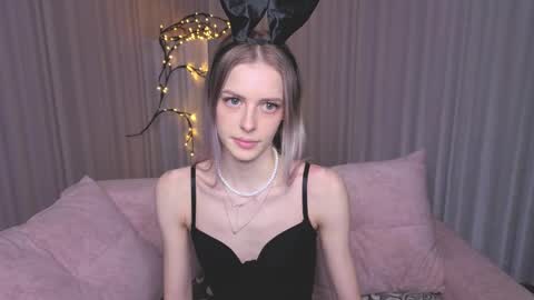 Snapshot of kitty__like18 chatting on 05/20/26, 01:01 Kitty online show from 05/20/26, 01:01