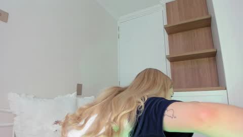 sophie online show from 02/24/26, 06:39