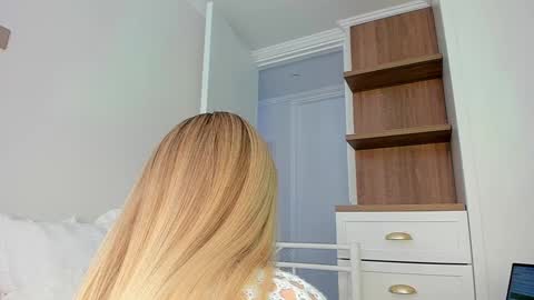 sophie online show from 03/28/26, 07:13