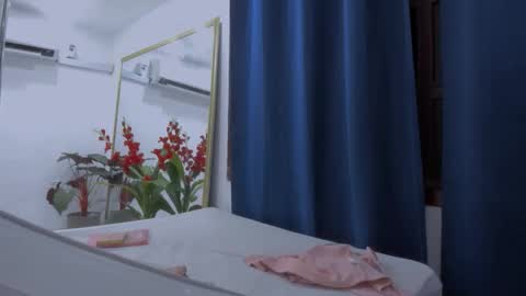 Snapshot of kitty_and_masterboy chatting on 11/25/25, 02:33 kitty_and_masterboy online show from 11/25/25, 02:33