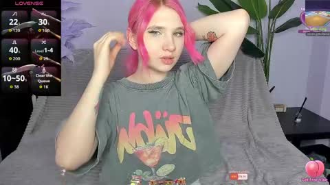 Snapshot of kitty_blondy chatting on 04/20/26, 01:52 kitty blondy online show from 04/20/26, 01:52