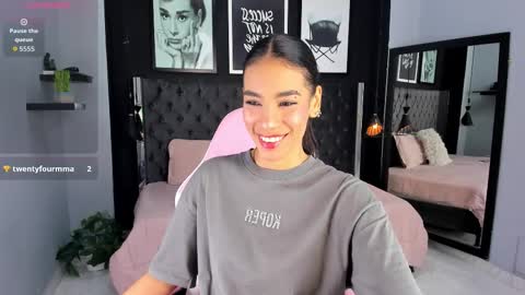 Snapshot of kitty_collins_ chatting on 09/14/25, 10:25 Kitty online show from 09/14/25, 10:25