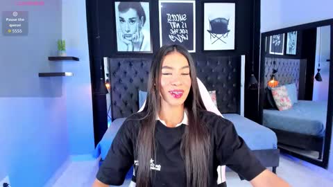Snapshot of kitty_collins_ chatting on 10/05/25, 10:46 Kitty online show from 10/05/25, 10:46