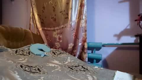 Kitti online show from 11/30/25, 05:00