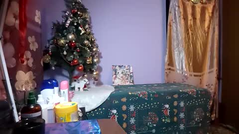 Kitti online show from 12/22/25, 06:27