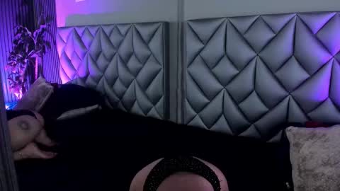   online show from 10/15/25, 09:15