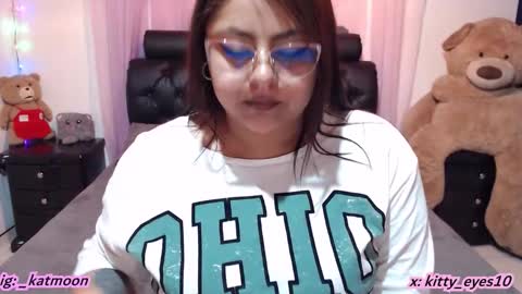Snapshot of kitty_eyes chatting on 02/05/26, 03:16 kitty online show from 02/05/26, 03:16