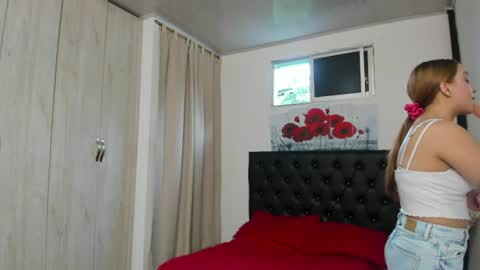 Snapshot of kitty_f00x chatting on 06/21/26, 08:11 kitty_f00x online show from 06/21/26, 08:11