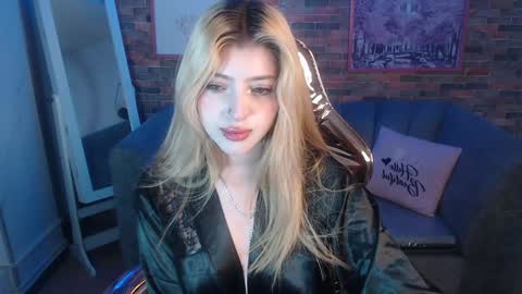 kitty_fox_b online show from 01/07/25, 07:49