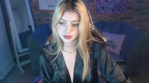 kitty_fox_b online show from 01/07/25, 10:52