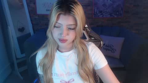 kitty_fox_b online show from 01/10/25, 12:58