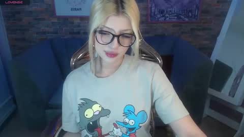kitty_fox_b online show from 03/10/25, 12:48