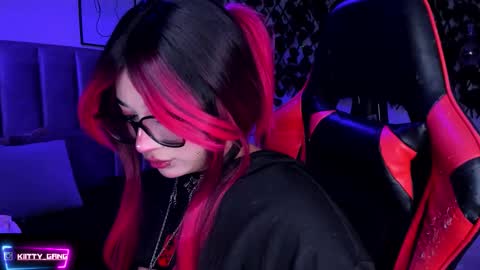 Camila online show from 12/17/25, 02:28