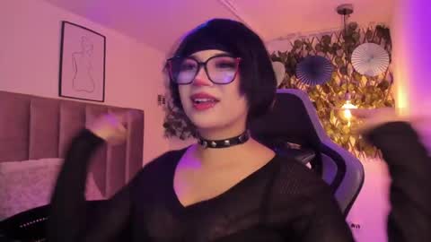 Snapshot of kitty_gang chatting on 04/18/26, 02:04 Camila online show from 04/18/26, 02:04