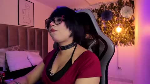 Snapshot of kitty_gang chatting on 04/28/26, 02:27 Camila online show from 04/28/26, 02:27