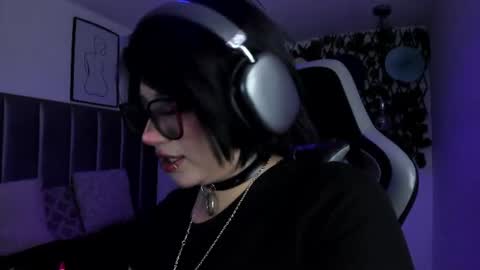 Snapshot of kitty_gang chatting on 06/27/26, 06:35 Camila online show from 06/27/26, 06:35