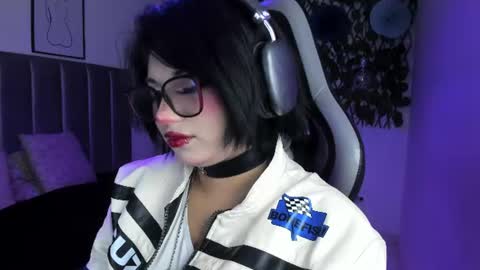 Snapshot of kitty_gang chatting on 07/11/26, 02:03 Camila online show from 07/11/26, 02:03
