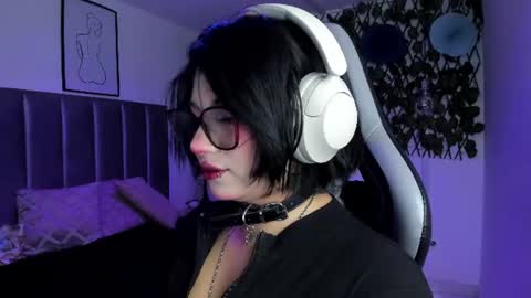 Snapshot of kitty_gang chatting on 07/16/26, 12:27 Camila online show from 07/16/26, 12:27