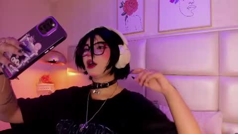Snapshot of kitty_gang chatting on 07/17/26, 12:50 Camila online show from 07/17/26, 12:50