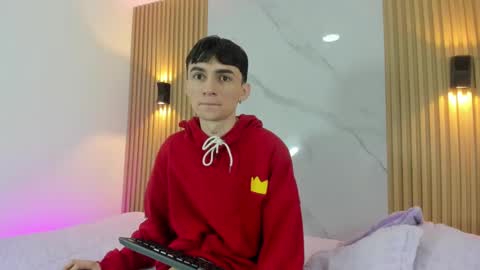 kitty_gill online show from 12/16/24, 11:33