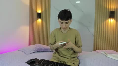 kitty_gill online show from 12/16/24, 02:38