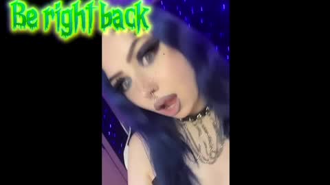 Hey  Im Ellie  if you like me and like my show give me a thumbs up hehe online show from 01/18/25, 09:24