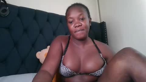 kitty_kerry online show from 10/21/25, 05:52