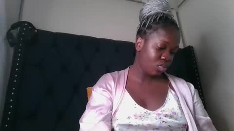 kitty_kerry online show from 11/12/25, 03:51