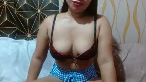 Snapshot of kitty_kheira chatting on 06/30/26, 05:14 Kheira online show from 06/30/26, 05:14