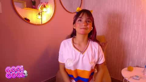 Snapshot of kitty_madness chatting on 06/17/26, 07:15 KITTY online show from 06/17/26, 07:15