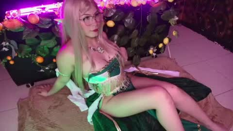 Snapshot of kitty_malach chatting on 04/13/26, 02:17 Kitty online show from 04/13/26, 02:17